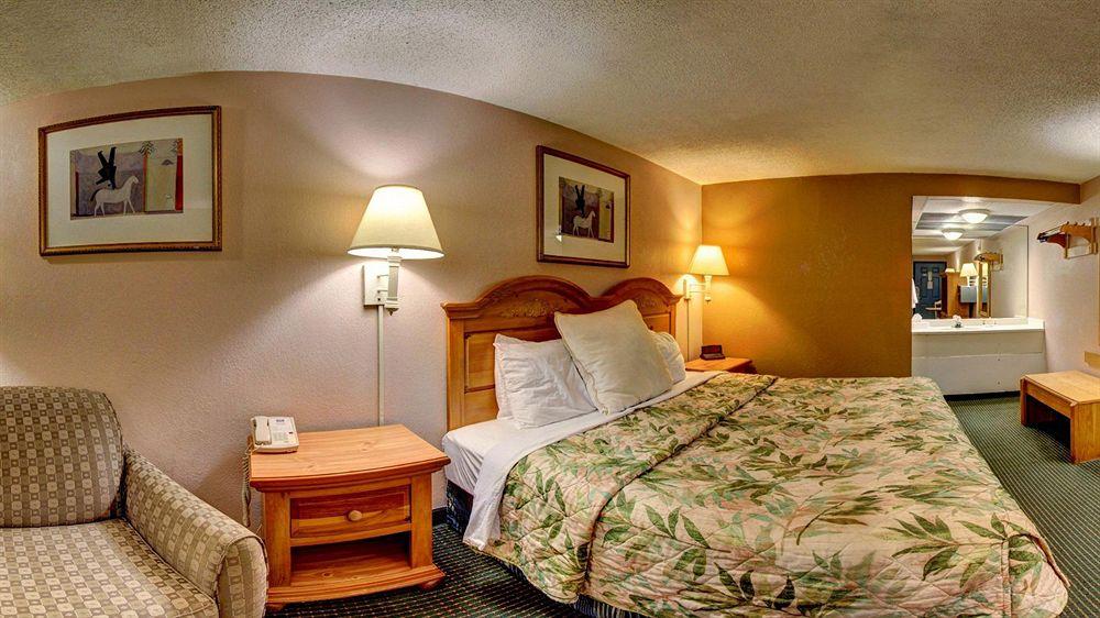 Econo Lodge Pooler - Savannah I-95 Exterior foto