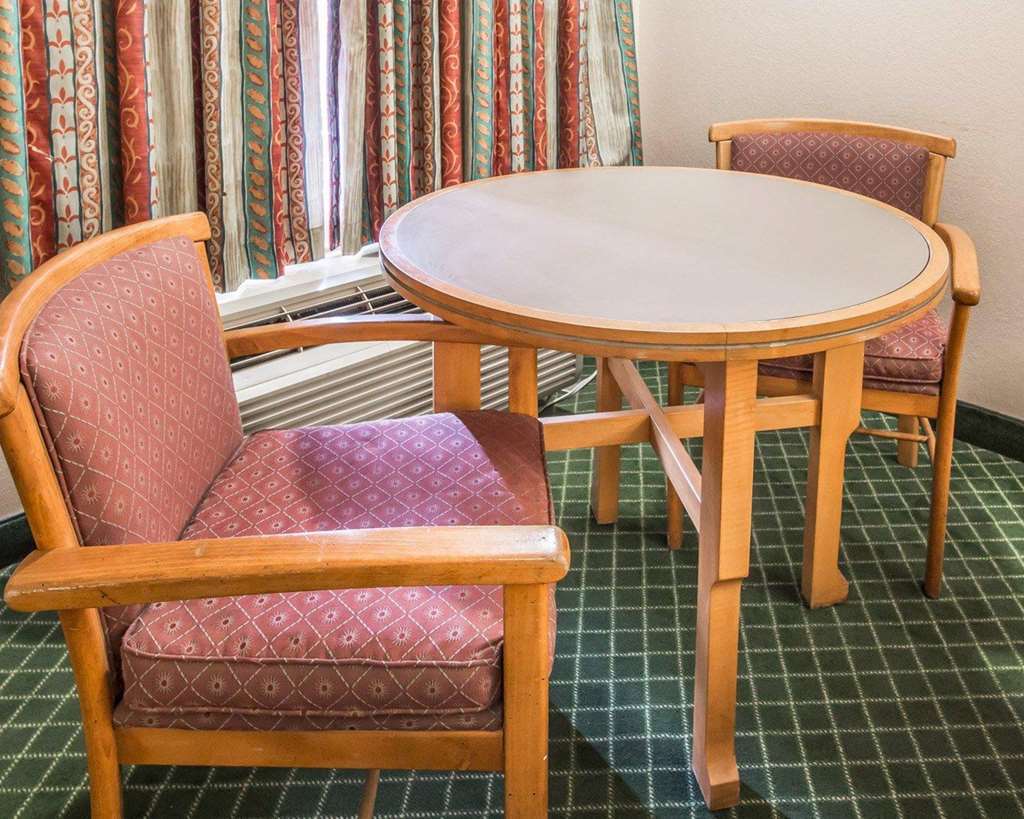 Econo Lodge Pooler - Savannah I-95 Interior foto